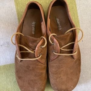 Earth lace up shoes